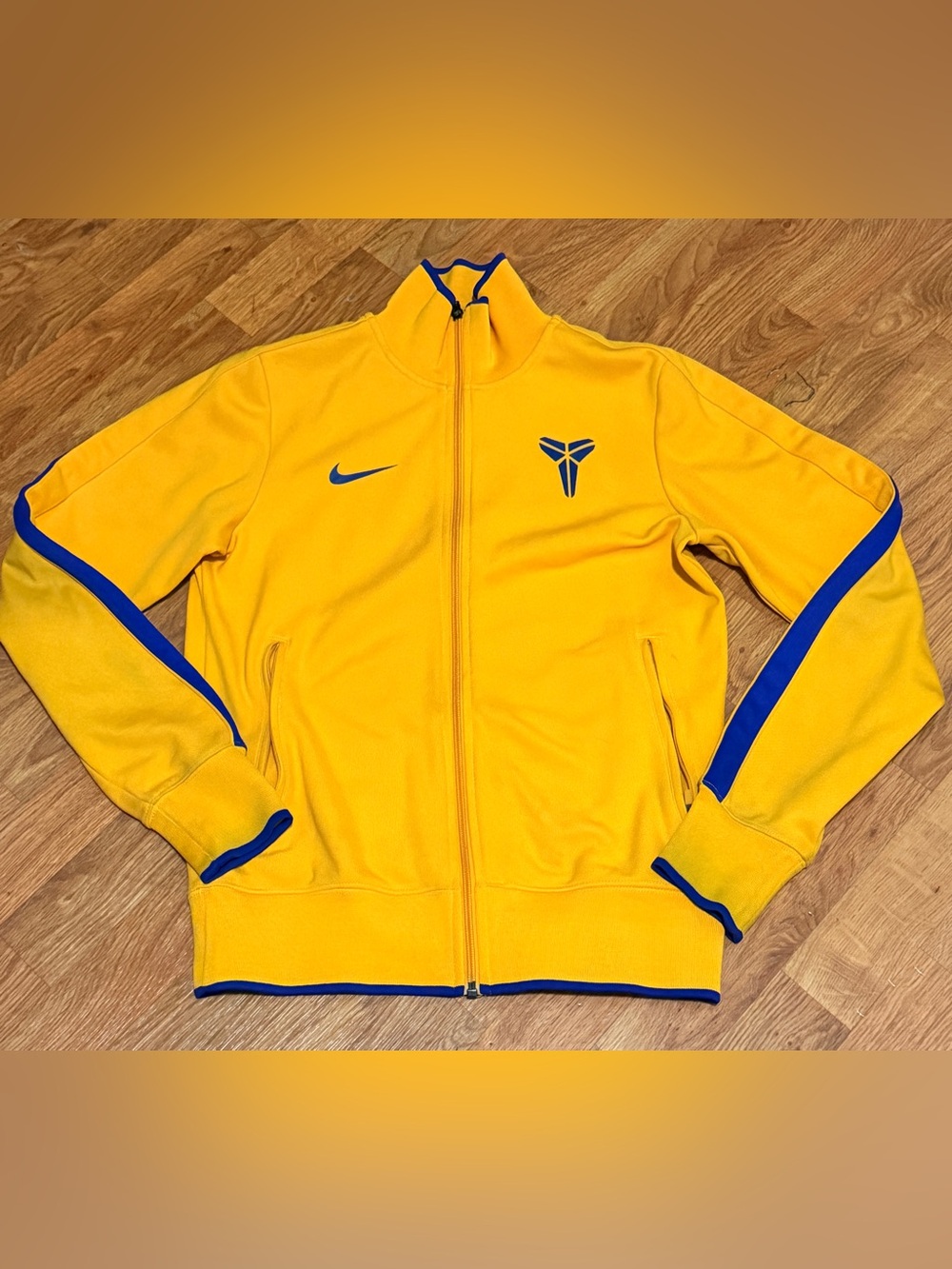 Nike Men’s Kobe OG Jacket Yellow Small